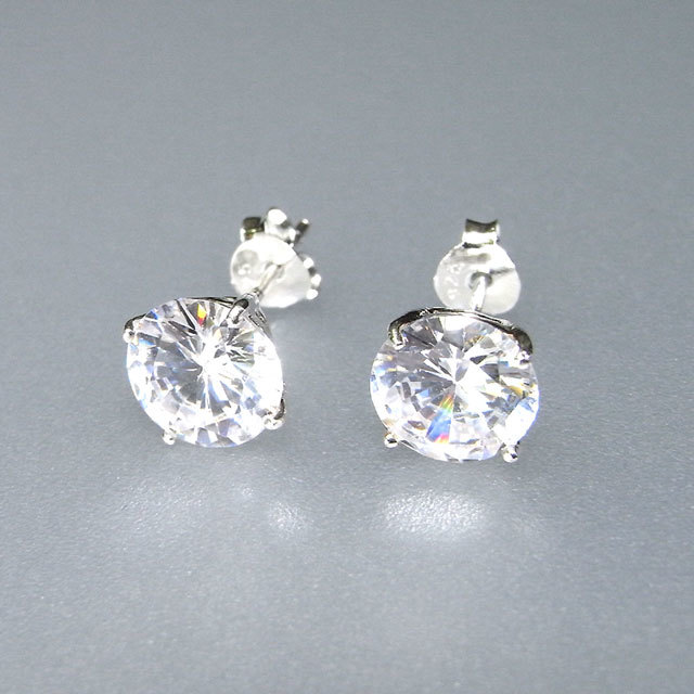 ジルコニア　ピアス